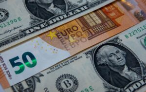 Державний борг України зріс на 6,6 млрд доларів за останній місяць