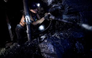 Санкції та зниження цін завдали удару по російській вугільній індустрії