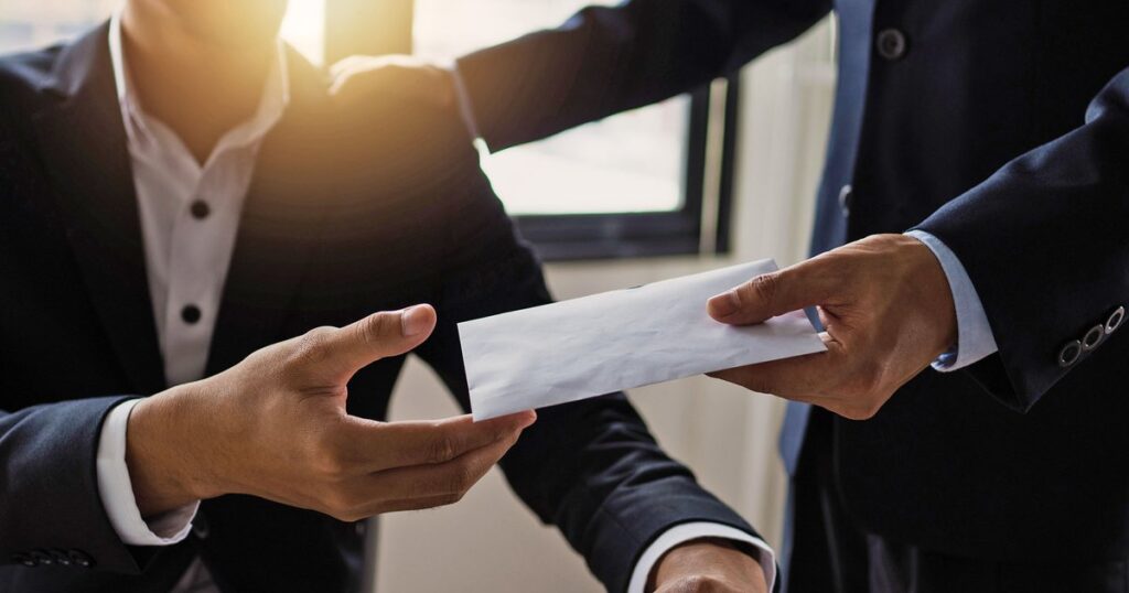 Зарплати викладачів університетів можуть підвищитися до 40 тисяч гривень: що обговорюється в Раді