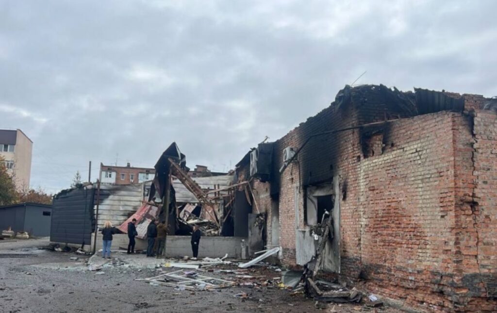 РФ вдарила по сортувальному депо та відділенню "Нової пошти" в Чернігівській області