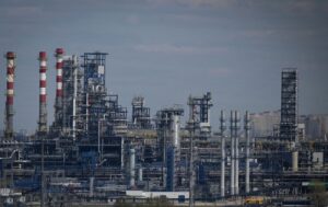 Путін планує вкласти мільярди в НПЗ на фоні дипломатичних криза з Україною, - Bloomberg