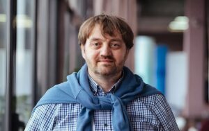 Чи можуть вітаміни допомогти проти грипу? Інфекціоніст Лапій про сезон ГРВІ, імунітет та противірусні препарати
