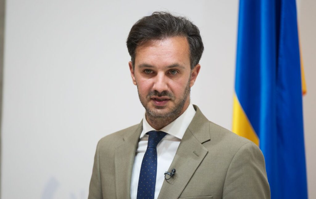 Шатдаун у США: як це вплине на постачання зброї Україні, та якої думки у МЗС