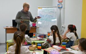 ЦНС інформує про залучення великої кількості російських педагогів для роботи в окупованих регіонах