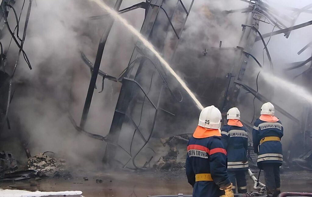У Волгограді росіяни повідомляють про атаку невідомих дронів, під час якої діяло ППО