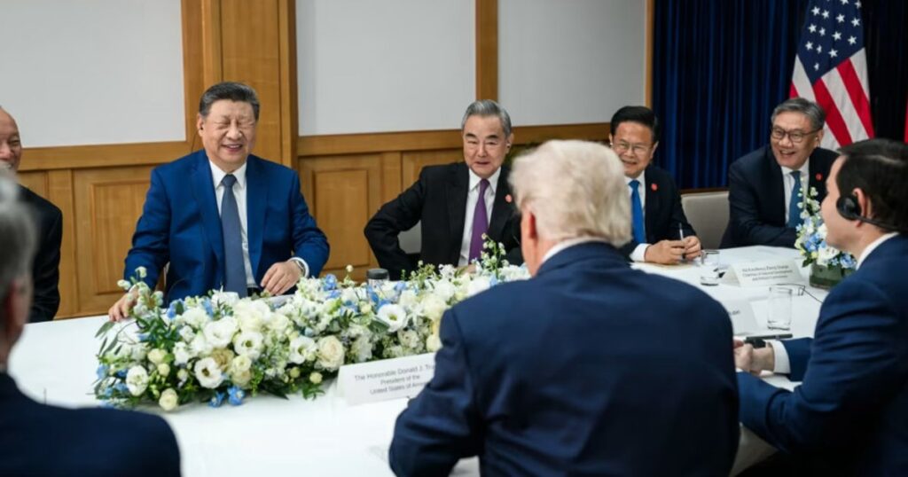 Сі Цзіньпін усміхається: Білий дім оприлюднив знімки, недоступні для китайців вдома