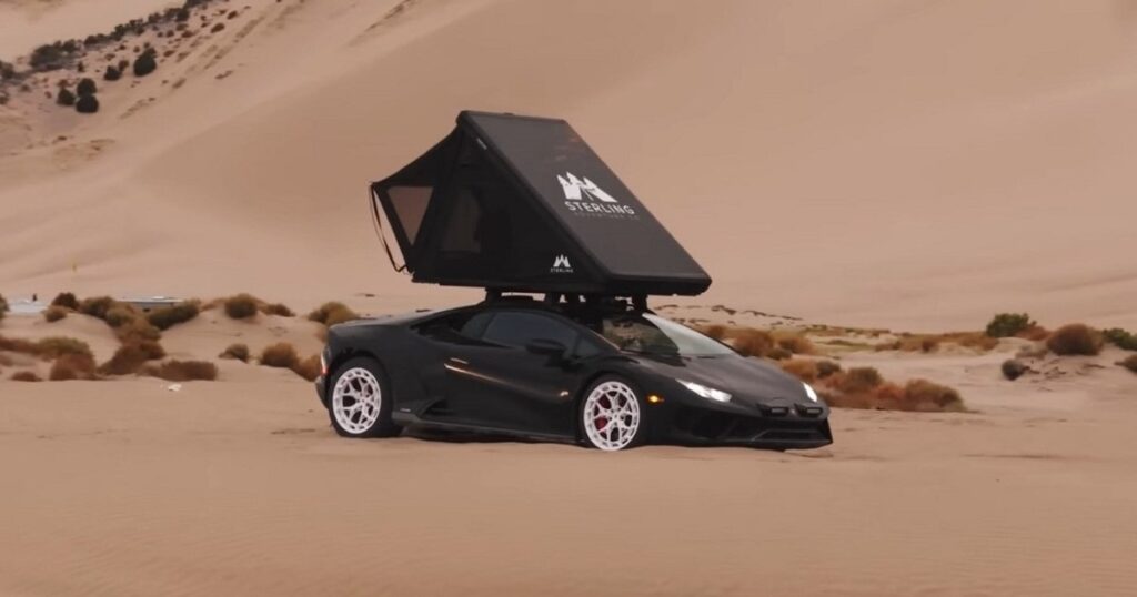 Унікальний 1500-сильний автодом Lamborghini потрапив у пастку в пустелі