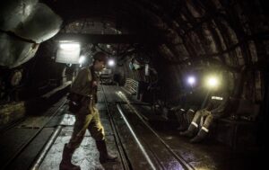 Понад 2600 гірників залишилися під землею через знеструмлення шахт у Дніпропетровській області РФ