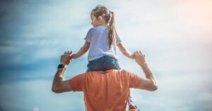 П'ять важливих уроків про гроші для дітей від батька-мільйонера