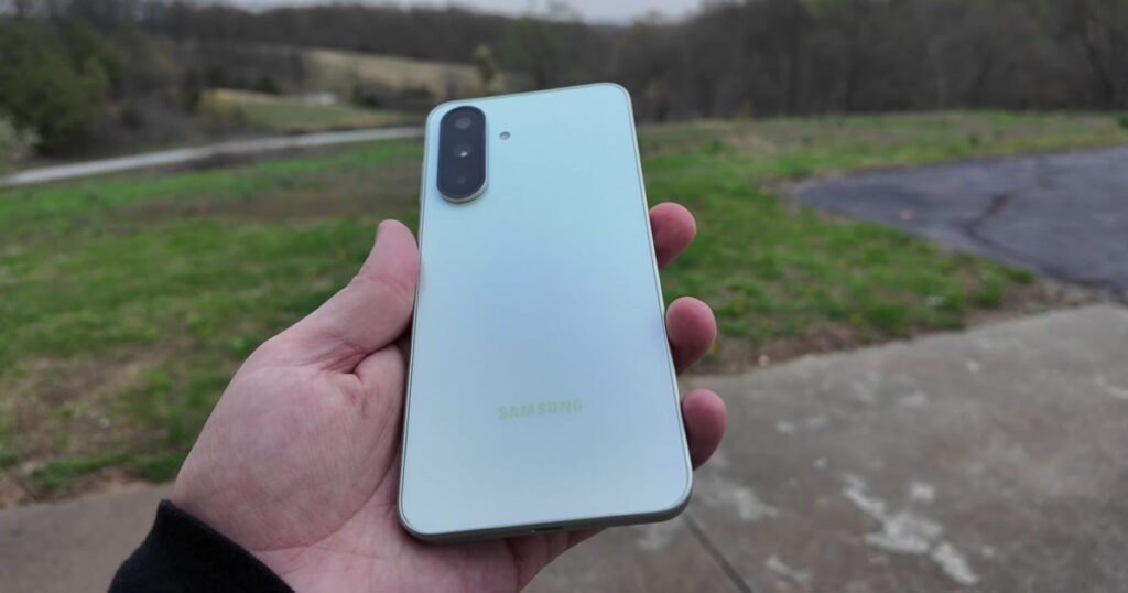 Samsung анонсувала характеристики нового бюджетного смартфона Galaxy A37