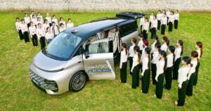 У мінівені Geely розмістилися 42 людини — новий світовий рекорд