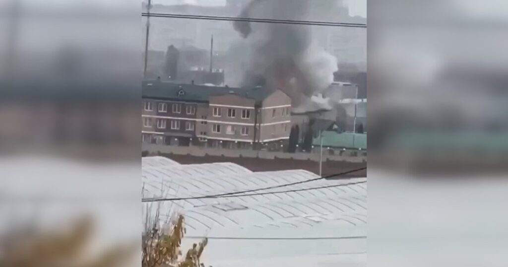 Дим над казармою "Ахмат": безпілотник поразив полк Росгвардії в Грозному, — користувачі соцмереж