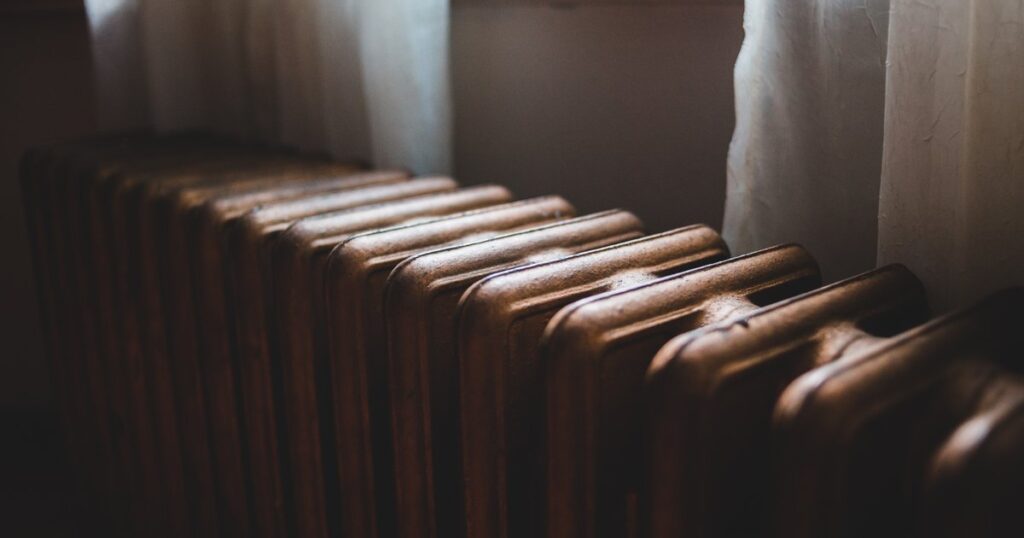 У киян залишилось без опалення та води: ситуація в столиці після масованої атаки ЗС РФ, подробиці