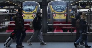 10 годин у пітьмі: як пасажири поїзда під Ла-Маншем впоралися з несподіваною ситуацією