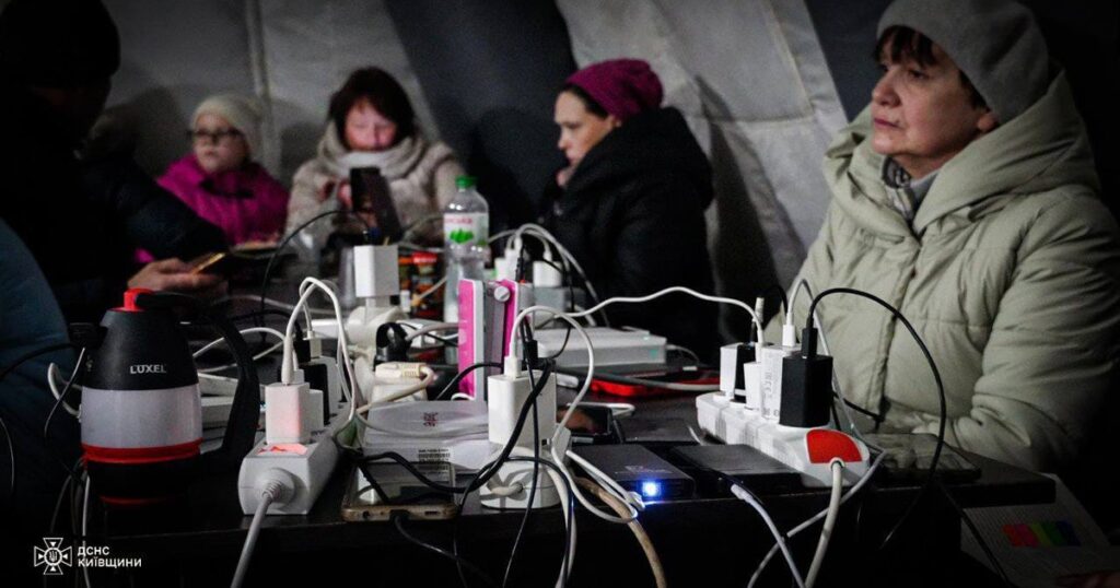 Під Києвом мешканці залишалися без електрики майже 100 годин: яка нині ситуація