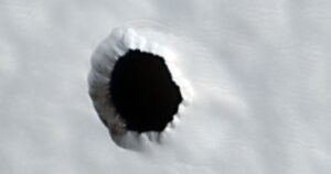 Загадкова діра на Марсі може стати укриттям для людей: відкриття NASA