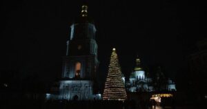 Графіки відключень на 1 січня: кого чекають 11 годин без світла в перший день року