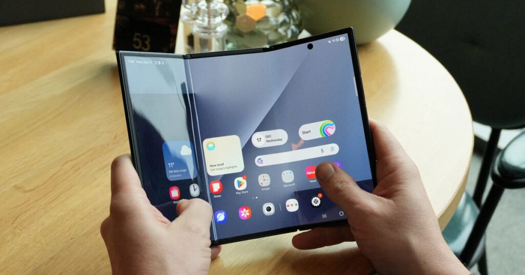 Нещадно дорогий: найкращі альтернативи Samsung Galaxy Z TriFold