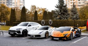 Ferrari, Lamborghini та Rolls-Royce: найбільш помітні автомобілі в Україні 2025 року