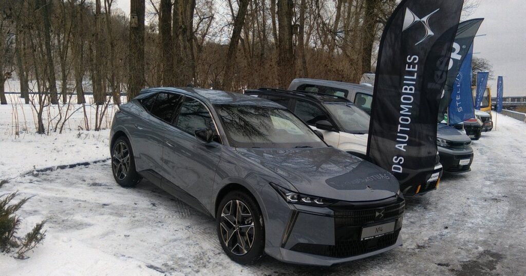 Новий DS №4: преміум автомобіль французького виробництва представлений в Україні