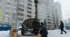 Як жителі Троєщини вирішують проблему з холодом при температурі +3, сплячи під трьома ковдрами
