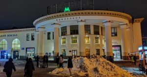 У Києві на станції "Вокзальна" люди потрапили в затор на ескалаторі: перші деталі