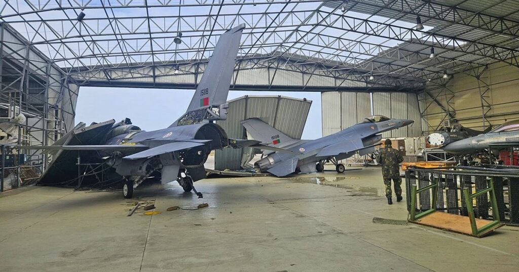 Шторм у Португалії завдав шкоди двом винищувачам F-16