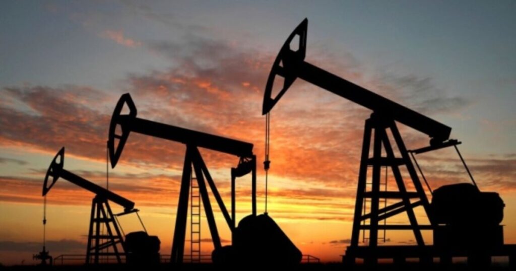 Вперше з 2022 року ціни на нафту різко піднялися вище 100 доларів за барель