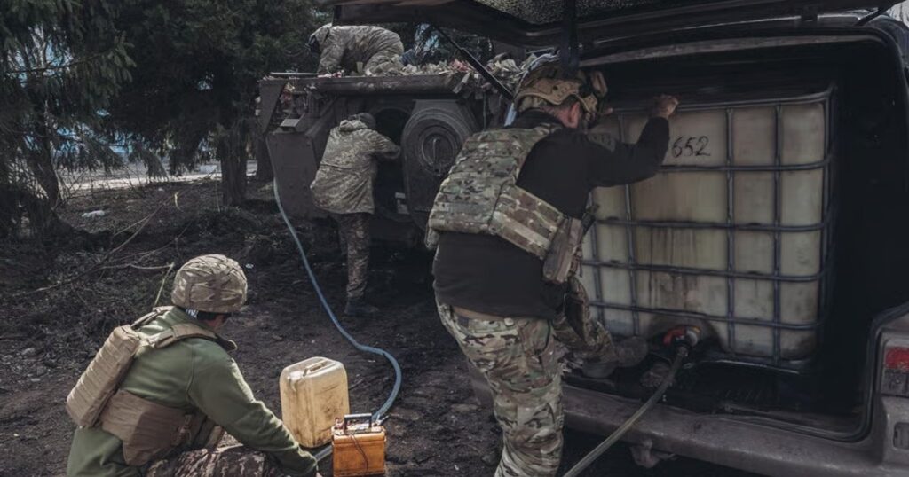 Вартість пального загрожує військовим операціям ЗСУ, хоч це не є пріоритетом" — Politico