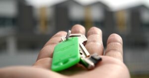 Безгосподарське житло передадуть ВПО: деталі пілотного проекту Мінрозвитку