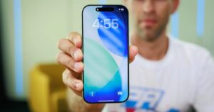 6-річний смартфон вразив у порівнянні з iPhone 17: які переваги має доступний iPhone 11