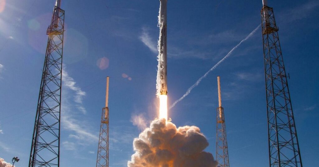 Колишній інженер SpaceX розробив спосіб виготовлення ракетного пального з води