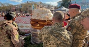 У Волинській області випекли паску вагою 200 кг, встановивши рекорд