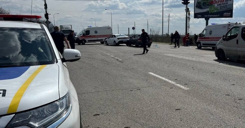 Російська атака на Дніпро: після удару спалахнула пожежа, є постраждалі