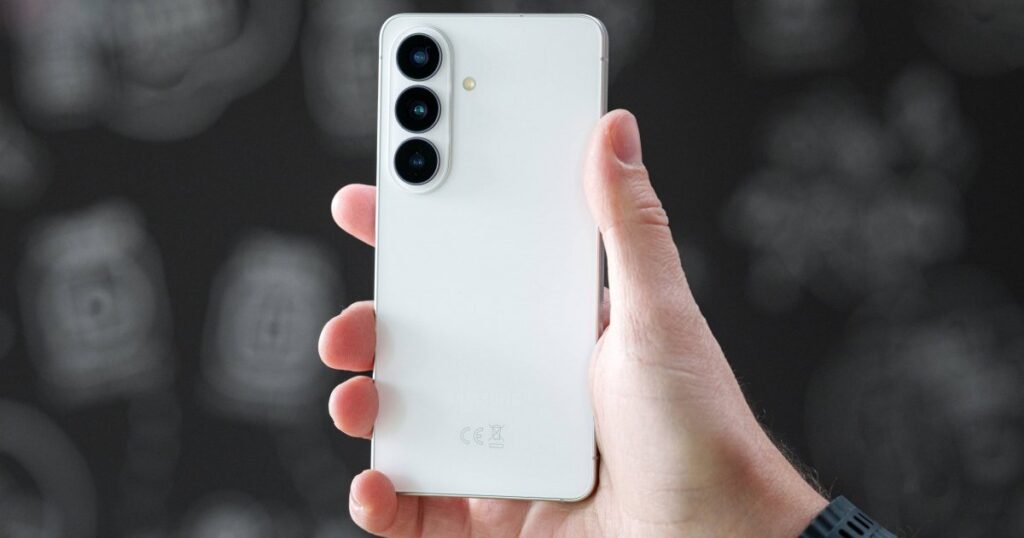 Огляд Samsung Galaxy S26: чому цей смартфон є кращим масовим флагманом бренду