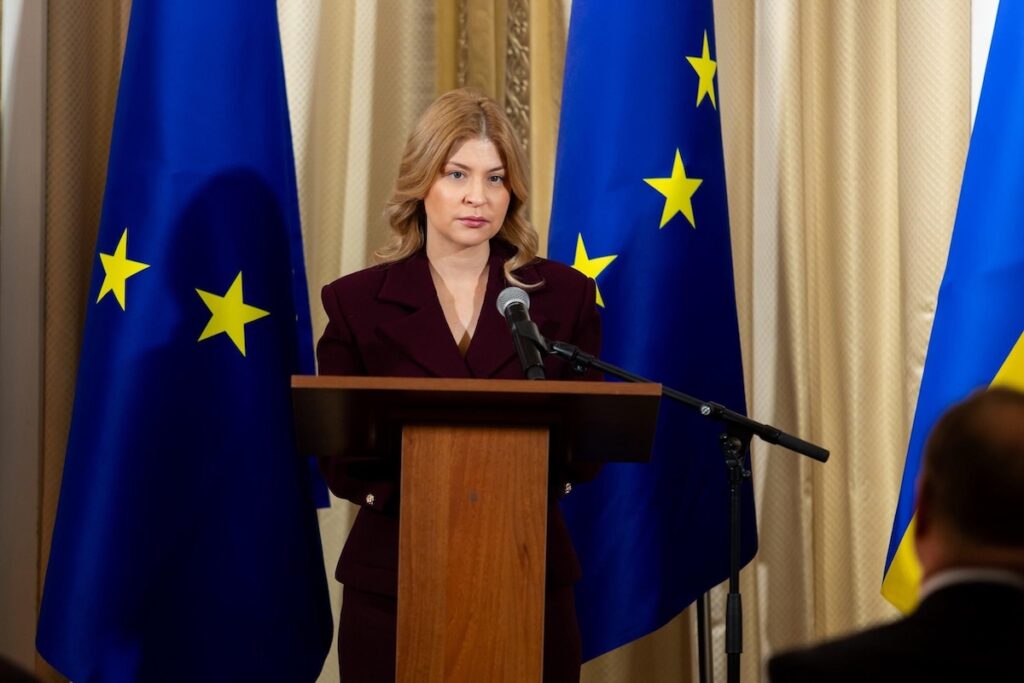 Стефанішина залишає посаду